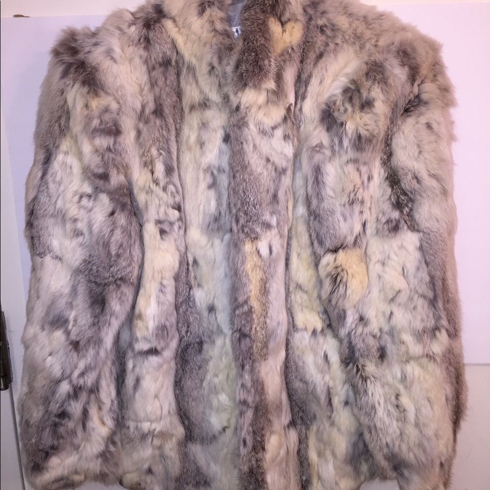 Vint Rabbit Fur Coat w/4 Clasps Tear under Rt arm